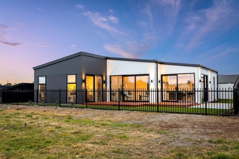 Photo of property in 43 Timara Crescent, Marshland, Christchurch, 8083