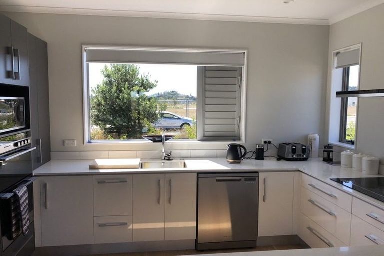 Photo of property in 69 Glidepath Road, Hobsonville, Auckland, 0616