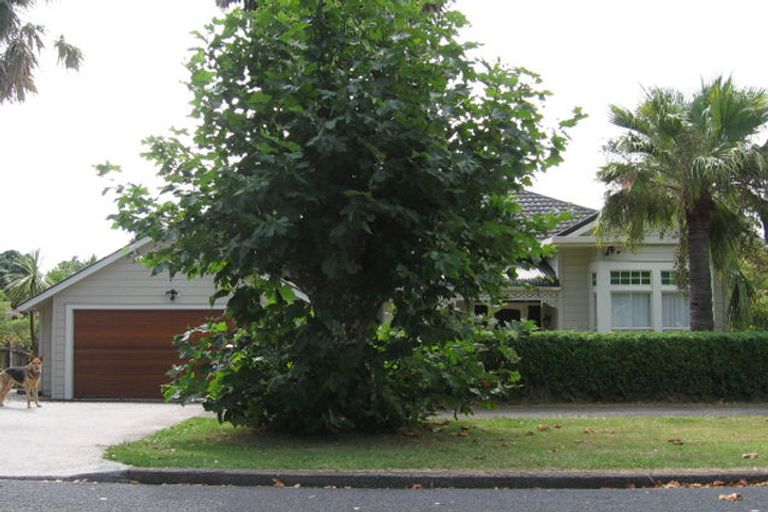 Photo of property in 15 Beresford Street, Bayswater, Auckland, 0622