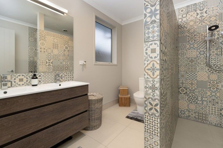 Photo of property in 26 Penetaka Heights, Pyes Pa, Tauranga, 3112