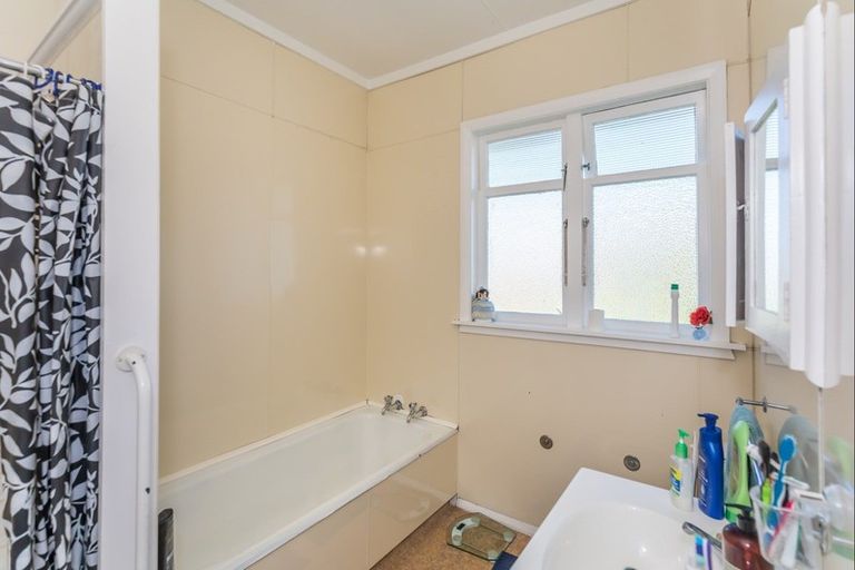 Photo of property in 154a Winchester Street, Levin, 5510