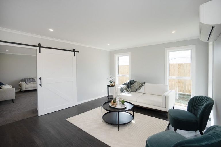 Photo of property in 44 Atlantic Drive, Fitzherbert, Palmerston North, 4410