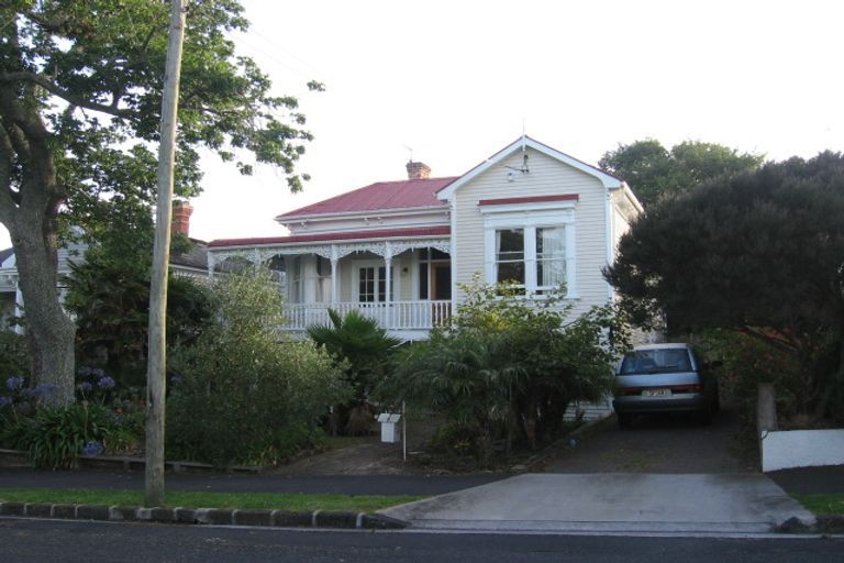 Photo of property in 11 Salisbury Street, Herne Bay, Auckland, 1011