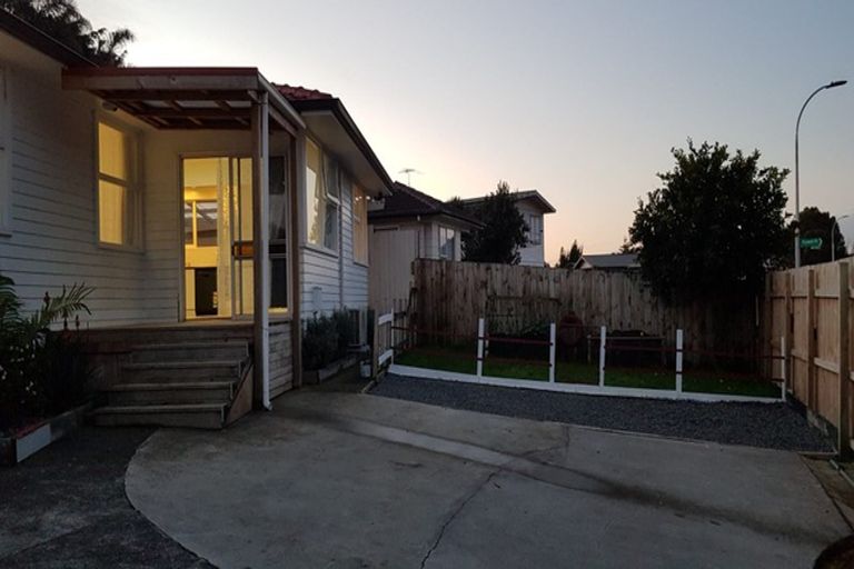 Photo of property in 19 Swallow Drive, Manurewa, Auckland, 2102