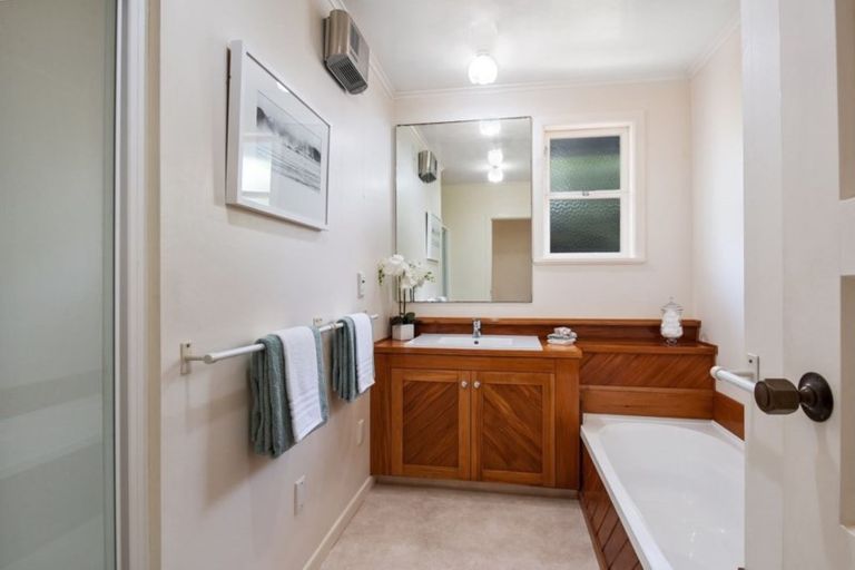 Photo of property in 3 Elizabeth Place, Mairangi Bay, Auckland, 0630