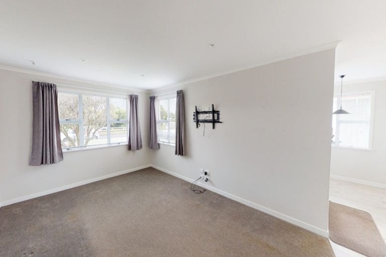 Photo of property in 30 Hadfield Crescent, College Estate, Whanganui, 4500