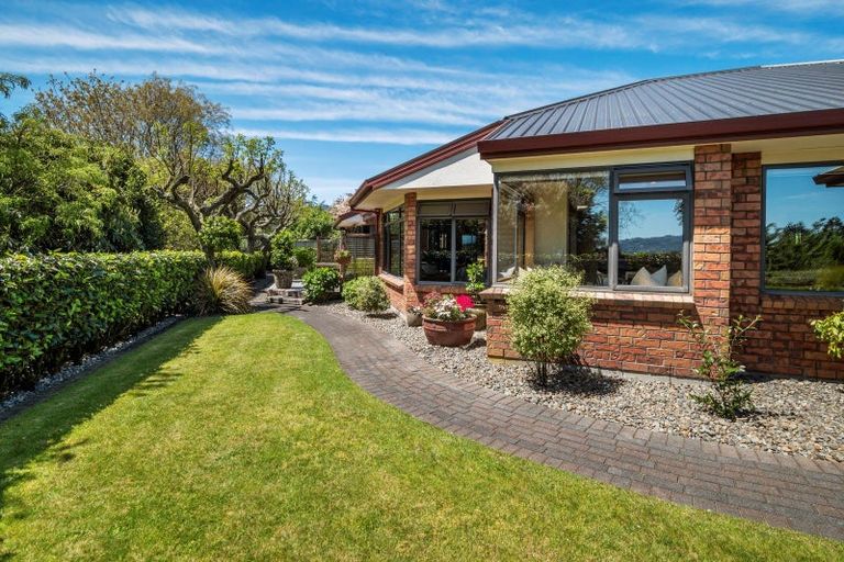 Photo of property in 22 Fairview Terrace, Waipahihi, Taupo, 3330