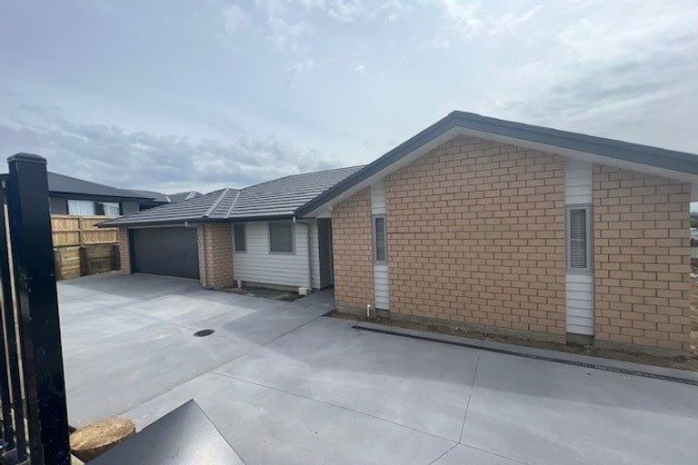 Photo of property in 17 Te Kaka Place, Omokoroa, 3114