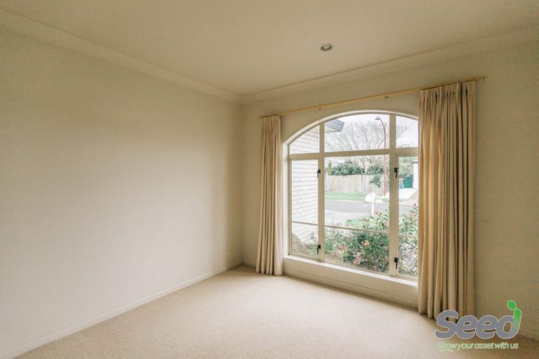 Photo of property in 2 Roderick Place, Rototuna, Hamilton, 3210