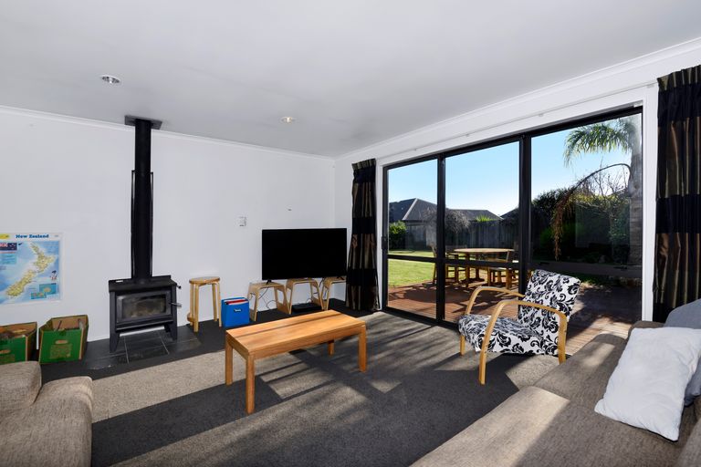 Photo of property in 35 Covent Drive, Stoke, Nelson, 7011