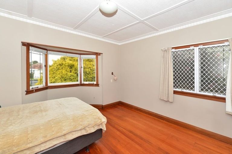 Photo of property in 10 Dinniss Avenue, Regent, Whangarei, 0112