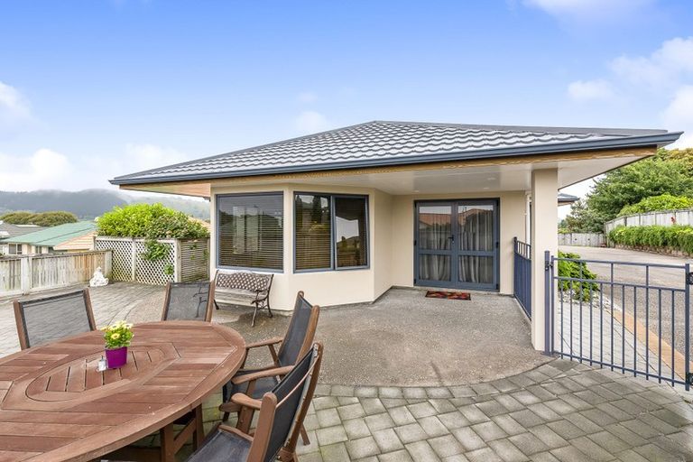Photo of property in 29 Crown Hill, Paraparaumu, 5032