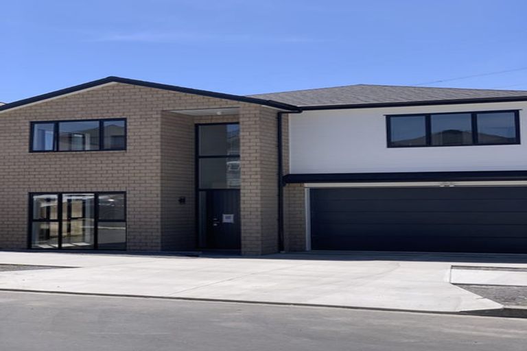 Photo of property in 98 Tir Conaill Avenue, Flat Bush, Auckland, 2019