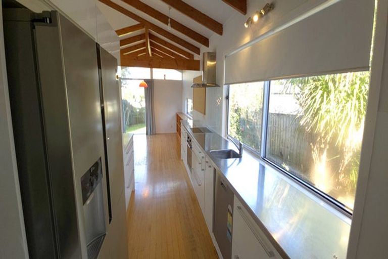 Photo of property in 5 Paulange Place, Pakuranga Heights, Auckland, 2010
