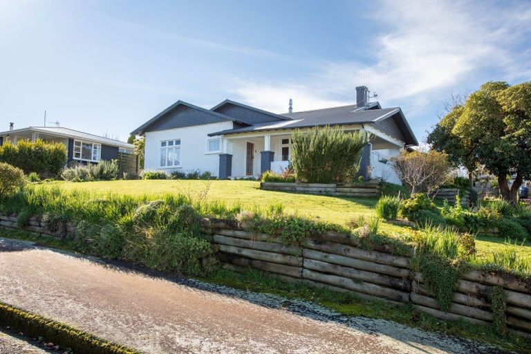 Photo of property in 16 Chamberlain Street, Dannevirke, 4930