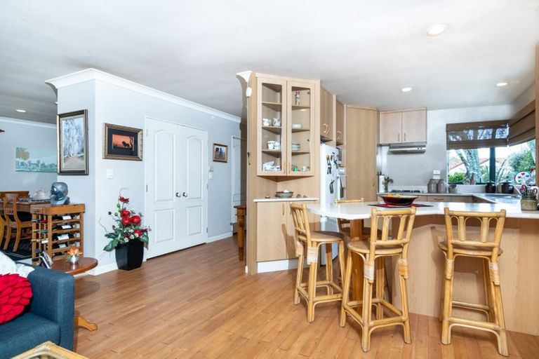 Photo of property in 8 Semillon Avenue, Henderson, Auckland, 0612