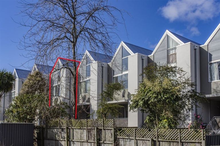 Photo of property in 4/86 Brockworth Place, Riccarton, Christchurch, 8011