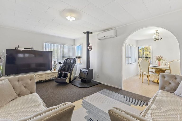 Photo of property in 213 Mahia Road, Wattle Downs, Auckland, 2103