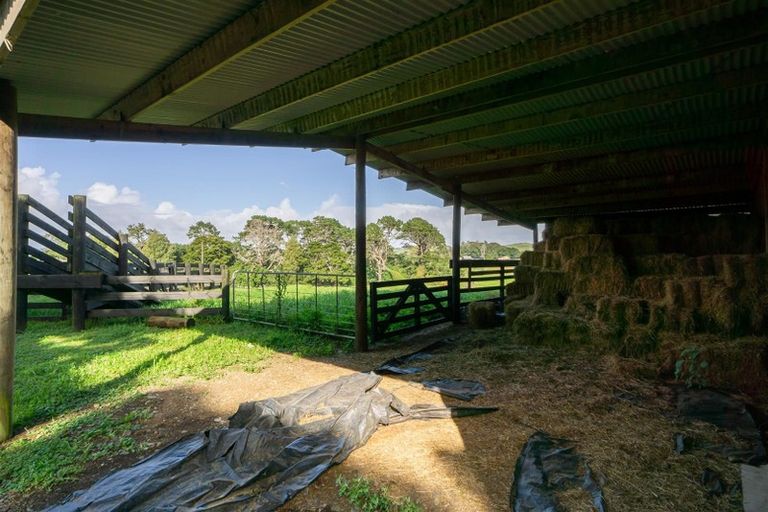 Photo of property in 166 Holmes Road, Waiuku, 2682