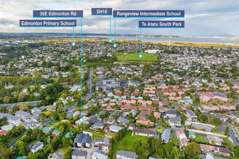 Photo of property in 35e Edmonton Road, Henderson, Auckland, 0612