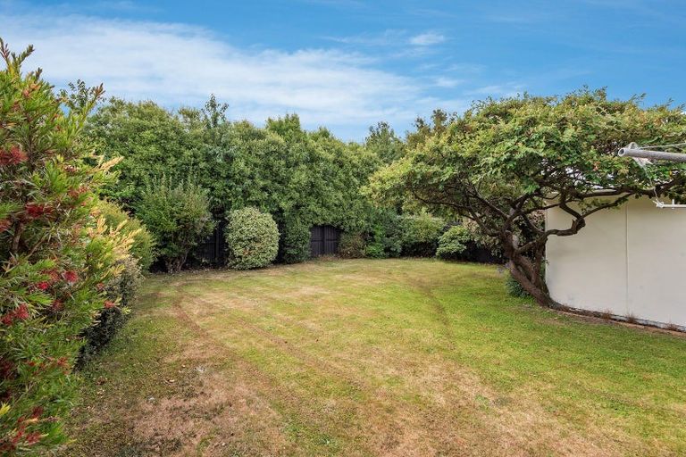 Photo of property in 33 Martbern Crescent, Bishopdale, Christchurch, 8053