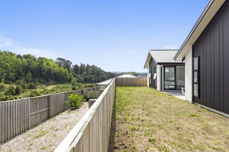 Photo of property in 38 Puhirake Crescent, Pyes Pa, Tauranga, 3112