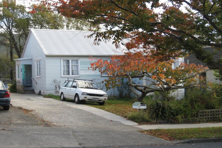 Photo of property in 75 Wilkie Crescent, Naenae, Lower Hutt, 5011