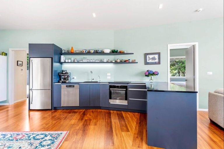 Photo of property in 34 Whitmore Road, Tawharanui Peninsula, Matakana, 0986