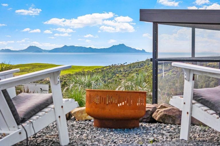 Photo of property in 1570 Cove Road, Mangawhai, 0573