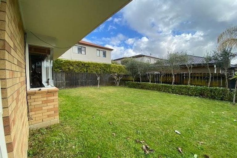 Photo of property in 30 Ben Nevis Place, Northpark, Auckland, 2013