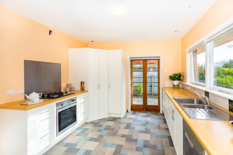 Photo of property in 121 Saint Martins Road, Saint Martins, Christchurch, 8022