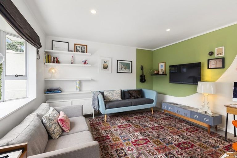 Photo of property in 4b Palm Grove, Berhampore, Wellington, 6023