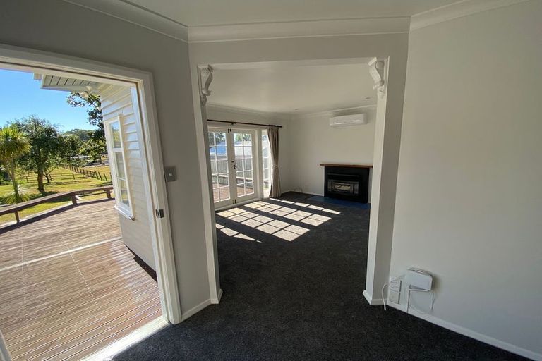 Photo of property in 170 Main Road South, Raumati South, Paraparaumu, 5032