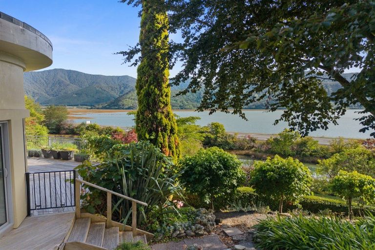 Photo of property in 16 Old Coach Road, Havelock, 7100