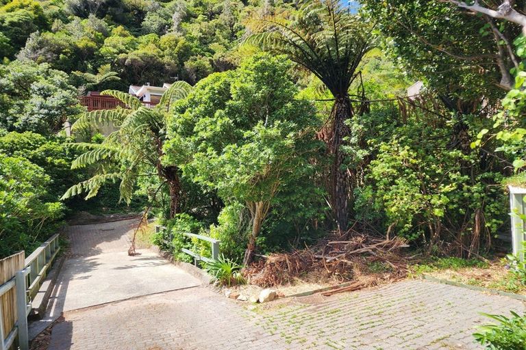 Photo of property in 43 Rona Street, Eastbourne, Lower Hutt, 5013
