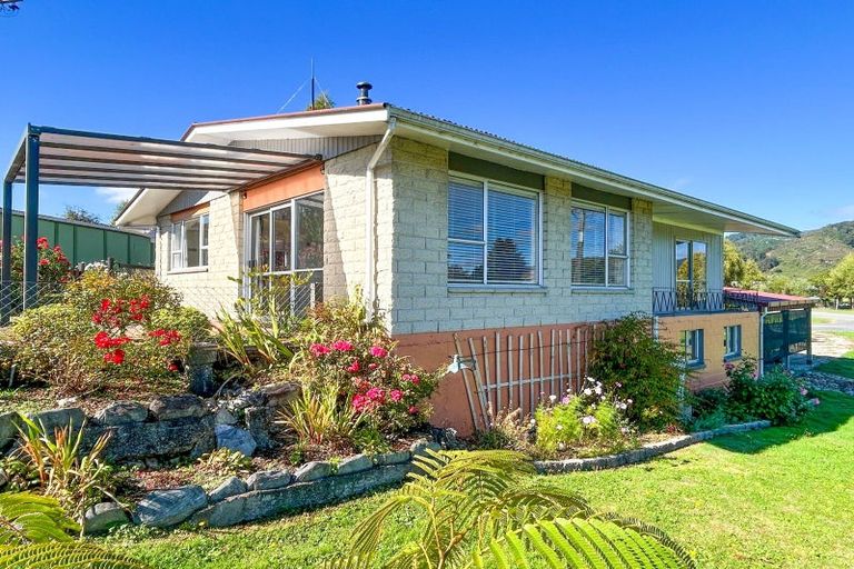 Photo of property in 7 Crampton Road, Reefton, 7830