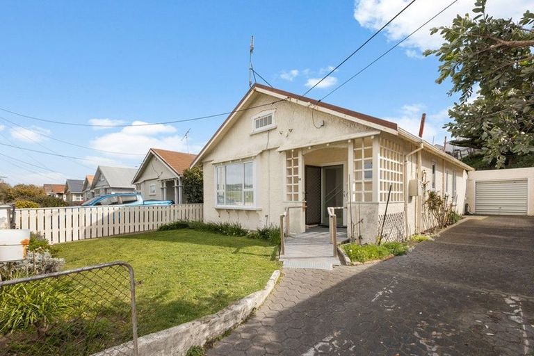 Photo of property in 32 Bridge Street, Rongotai, Wellington, 6022