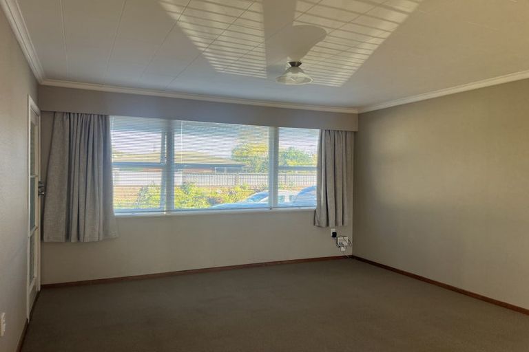 Photo of property in 24 Kensington Place, Fairfield, Hamilton, 3214
