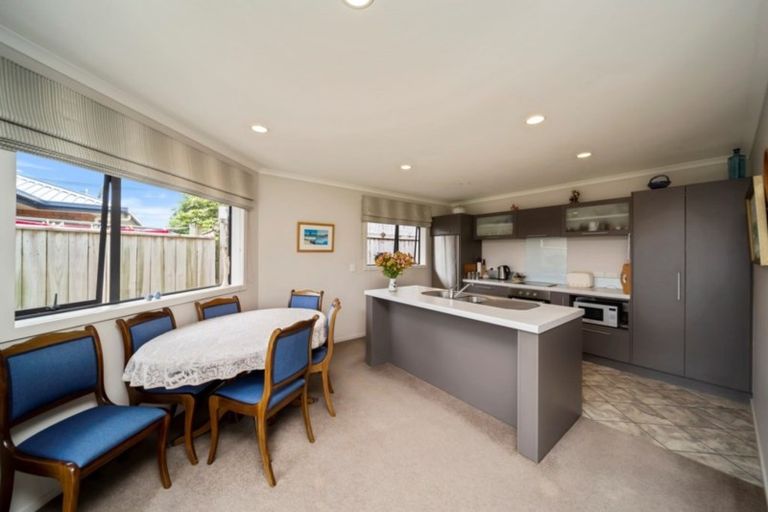 Photo of property in 9a Wilton Street, Westown, New Plymouth, 4310
