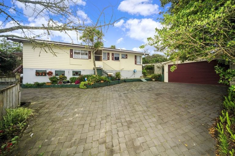 Photo of property in 8 Embassy Place, Glenfield, Auckland, 0629