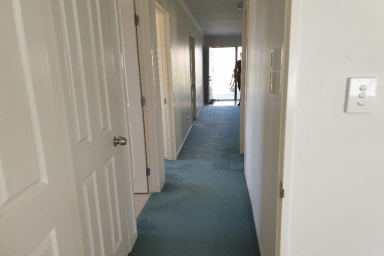 Photo of property in 8 Shah Place, Glen Eden, Auckland, 0602