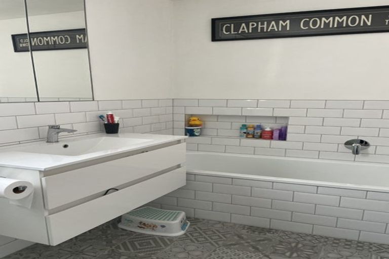 Photo of property in 4 Ruahine Street, Trentham, Upper Hutt, 5018