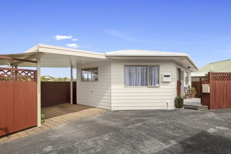 Photo of property in 3/9 Kelvin Place, Westown, New Plymouth, 4310