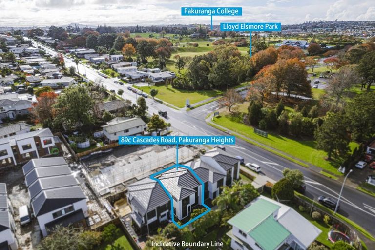 Photo of property in 89c Cascades Road, Pakuranga Heights, Auckland, 2010