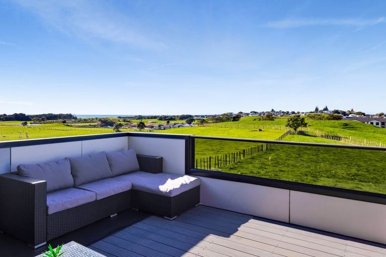 Photo of property in 16a Links Drive, Waiwhakaiho, New Plymouth, 4312