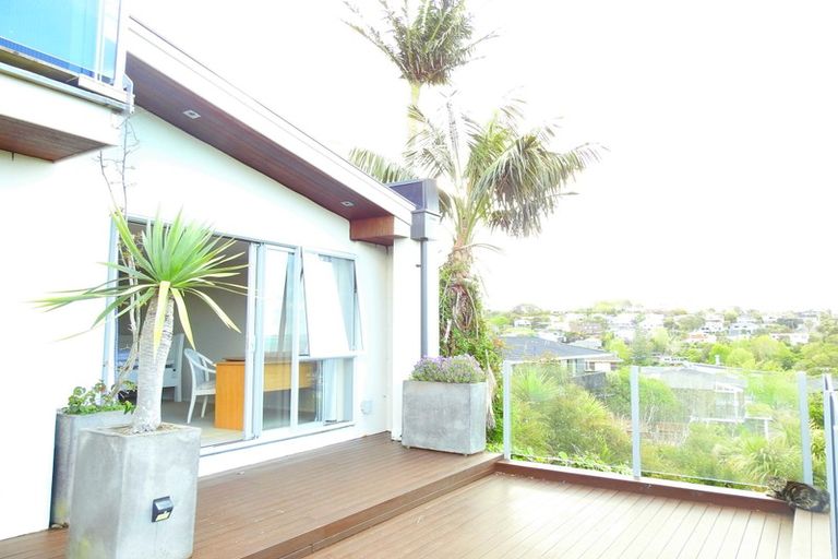 Photo of property in 31 Mcmillan Place, Mellons Bay, Auckland, 2014