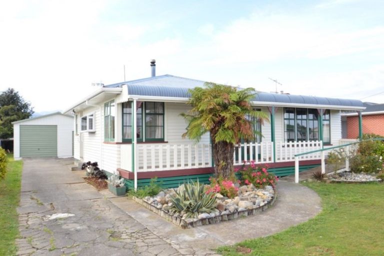 Photo of property in 16 Bartholomew Road, Levin, 5510