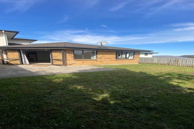 Photo of property in 43 Kittiwake Drive, Schnapper Rock, Auckland, 0632