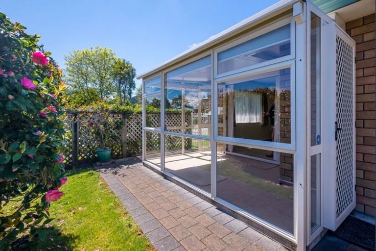 Photo of property in 18 Tararua Street, Paraparaumu, 5032
