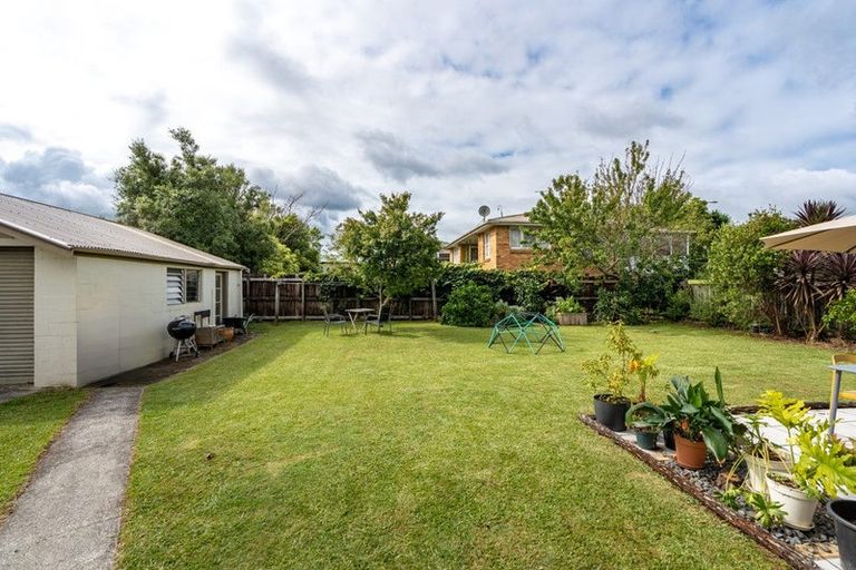 Photo of property in 37 Storey Avenue, Forest Lake, Hamilton, 3200